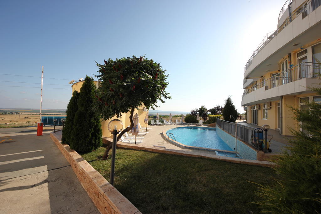 Menada Sunset Kosharitsa Apartments Bagian luar foto