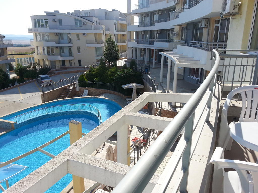 Menada Sunset Kosharitsa Apartments Bagian luar foto