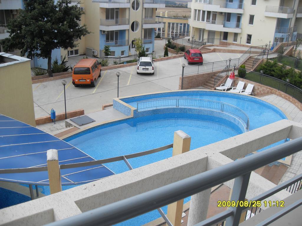 Menada Sunset Kosharitsa Apartments Bagian luar foto