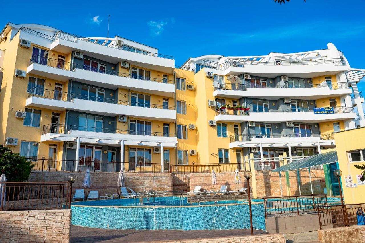 Menada Sunset Kosharitsa Apartments Bagian luar foto