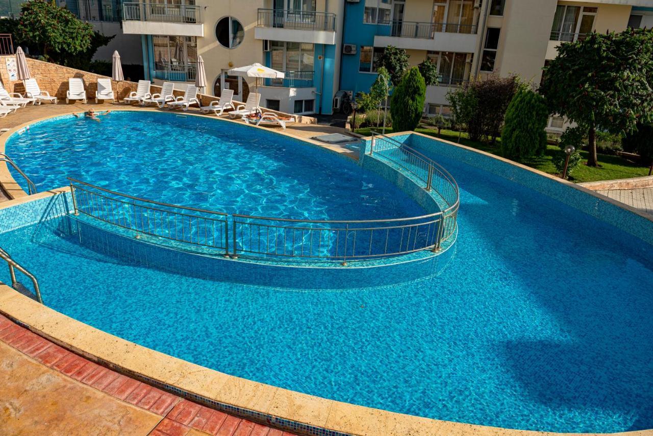 Menada Sunset Kosharitsa Apartments Bagian luar foto