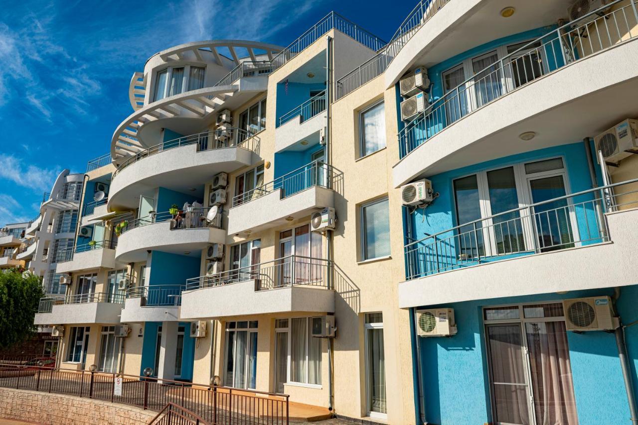 Menada Sunset Kosharitsa Apartments Bagian luar foto